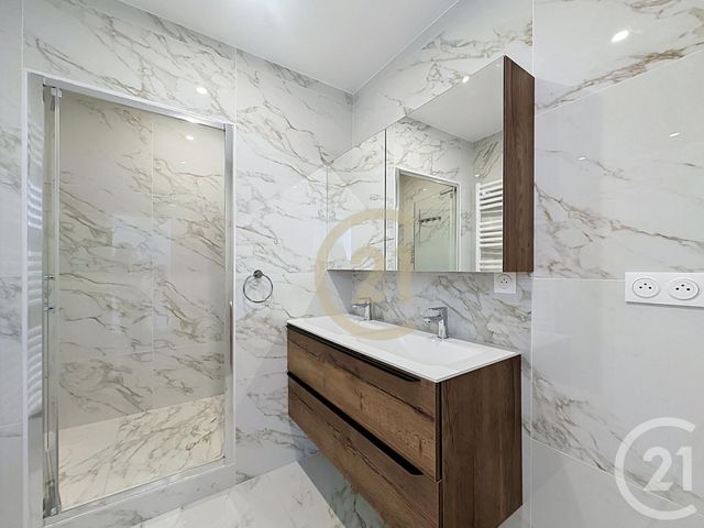 Appartement F6 à louer - 6 pièces - 132.04 m2 - VERSAILLES - 78 - ILE-DE-FRANCE - Century 21 Fels Immobilier