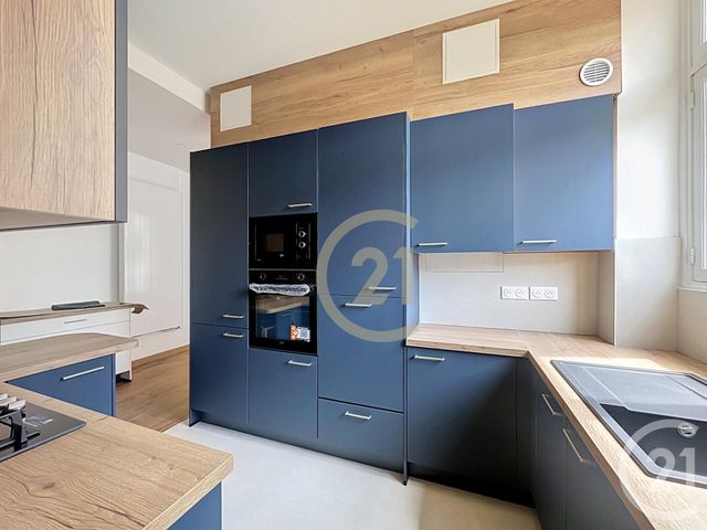 Appartement F6 à louer - 6 pièces - 132.04 m2 - VERSAILLES - 78 - ILE-DE-FRANCE - Century 21 Fels Immobilier