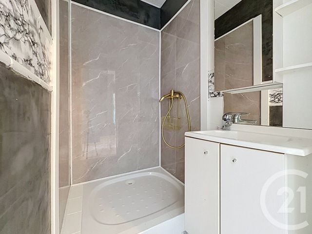 Appartement T5 à vendre - 6 pièces - 122.16 m2 - FONTENAY LE FLEURY - 78 - ILE-DE-FRANCE - Century 21 Fels Immobilier