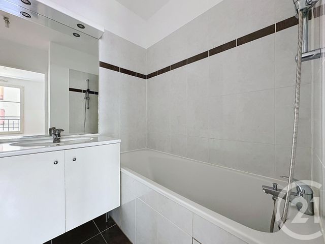 Appartement T2 à vendre - 2 pièces - 42.0 m2 - BUC - 78 - ILE-DE-FRANCE - Century 21 Fels Immobilier