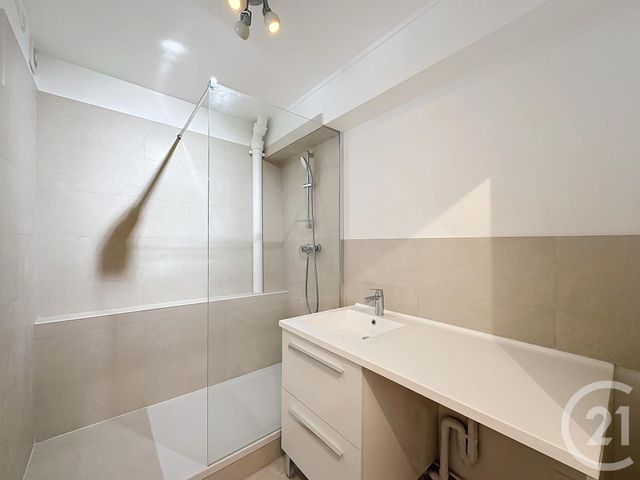 Appartement F2 à louer - 2 pièces - 53.82 m2 - VERSAILLES - 78 - ILE-DE-FRANCE - Century 21 Fels Immobilier