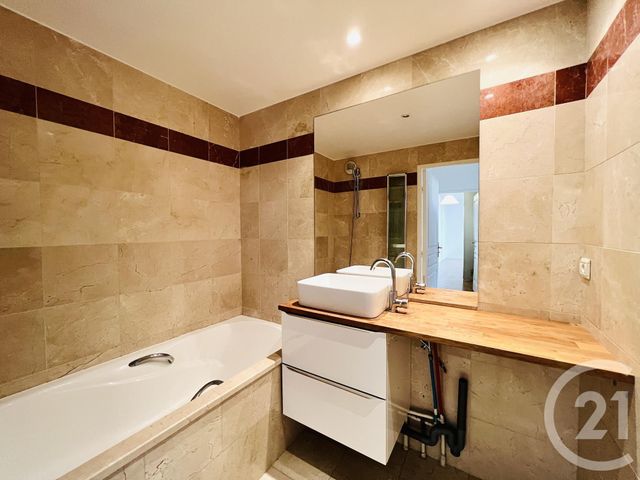 Appartement F3 à louer - 3 pièces - 64.77 m2 - LE CHESNAY - 78 - ILE-DE-FRANCE - Century 21 Fels Immobilier