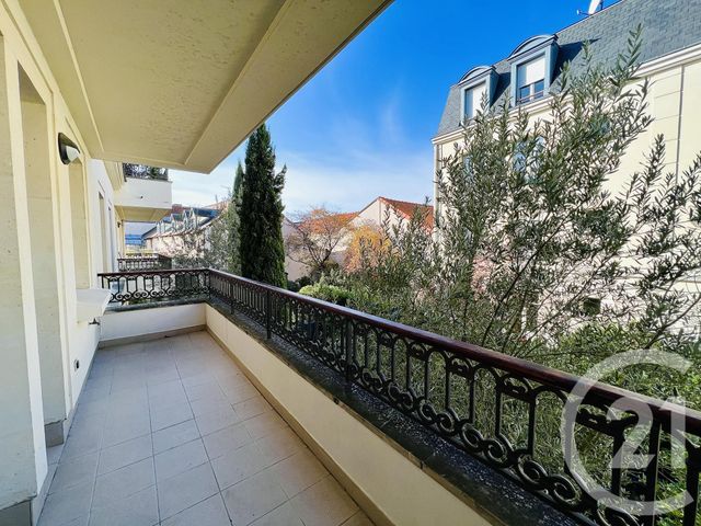 Appartement F3 à louer - 3 pièces - 64.77 m2 - LE CHESNAY - 78 - ILE-DE-FRANCE - Century 21 Fels Immobilier