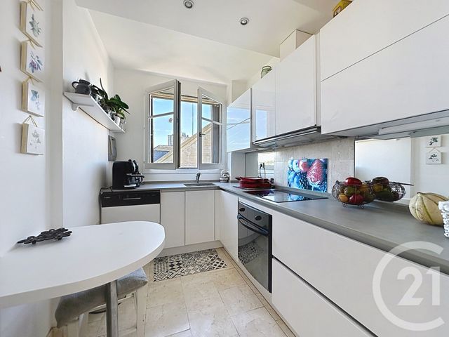 Appartement F5 à vendre - 5 pièces - 96.57 m2 - VERSAILLES - 78 - ILE-DE-FRANCE - Century 21 Fels Immobilier