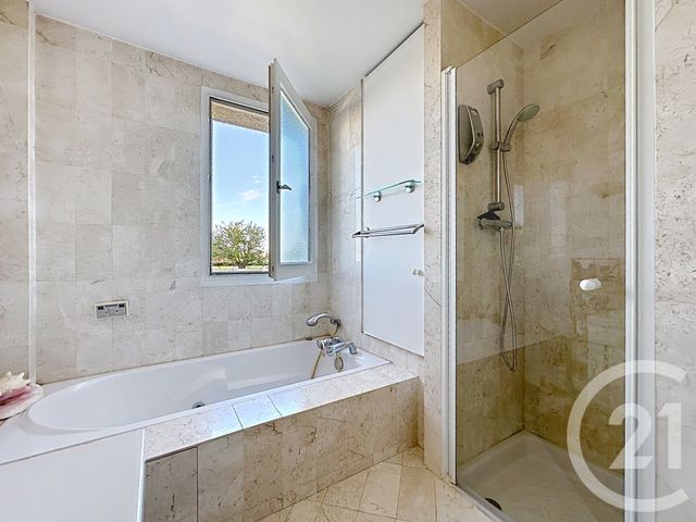 Appartement F5 à vendre - 5 pièces - 96.57 m2 - VERSAILLES - 78 - ILE-DE-FRANCE - Century 21 Fels Immobilier