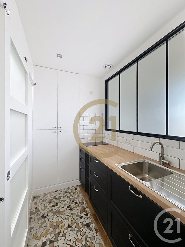 Appartement F2 à louer - 2 pièces - 32.2 m2 - VERSAILLES - 78 - ILE-DE-FRANCE - Century 21 Fels Immobilier
