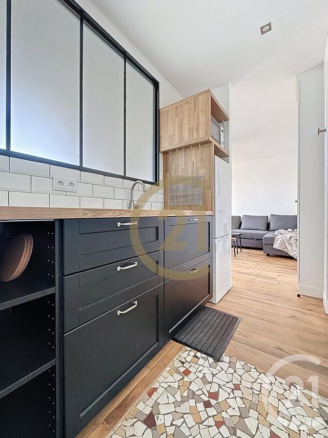 Appartement F2 à louer - 2 pièces - 32.2 m2 - VERSAILLES - 78 - ILE-DE-FRANCE - Century 21 Fels Immobilier