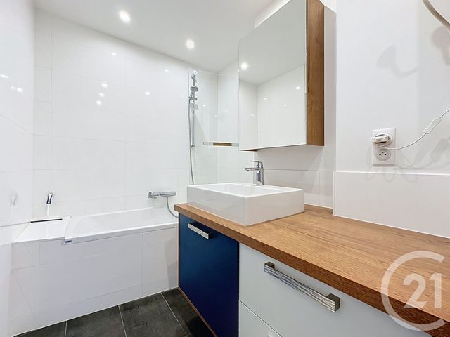 Appartement T4 à vendre - 4 pièces - 70.56 m2 - VERSAILLES - 78 - ILE-DE-FRANCE - Century 21 Fels Immobilier