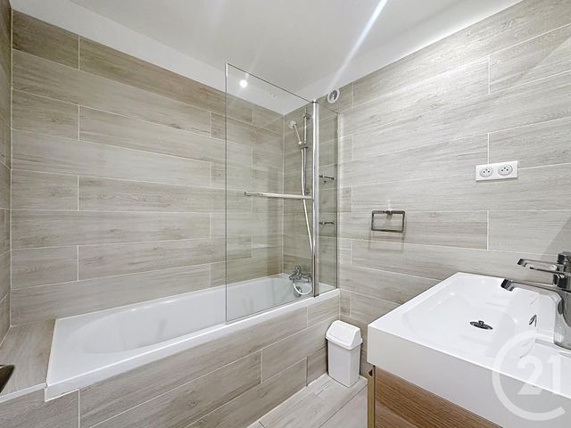 Appartement F3 à louer - 3 pièces - 78.91 m2 - VERSAILLES - 78 - ILE-DE-FRANCE - Century 21 Fels Immobilier