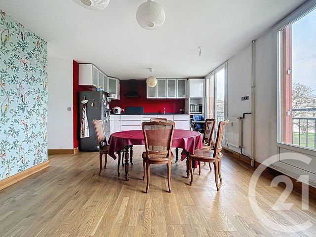 Appartement F5 à louer - 5 pièces - 81.28 m2 - VERSAILLES - 78 - ILE-DE-FRANCE - Century 21 Fels Immobilier