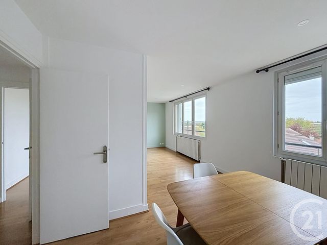 Appartement à louer - 4 pièces - 83.18 m2 - LE CHESNAY - 78 - ILE-DE-FRANCE - Century 21 Fels Immobilier
