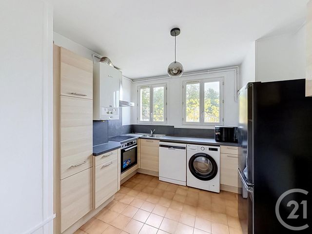 Appartement à louer - 4 pièces - 83.18 m2 - LE CHESNAY - 78 - ILE-DE-FRANCE - Century 21 Fels Immobilier
