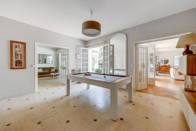 Afficher la photo en grand maison à vendre - 8 pièces - 250.0 m2 - VERSAILLES - 78 - ILE-DE-FRANCE - Century 21 Fels Immobilier