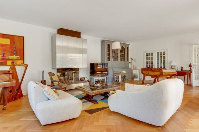 Afficher la photo en grand maison à vendre - 8 pièces - 250.0 m2 - VERSAILLES - 78 - ILE-DE-FRANCE - Century 21 Fels Immobilier