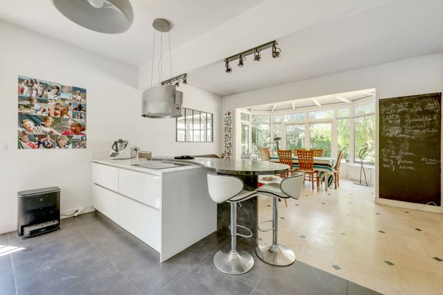 Afficher la photo en grand maison à vendre - 8 pièces - 250.0 m2 - VERSAILLES - 78 - ILE-DE-FRANCE - Century 21 Fels Immobilier