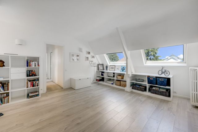 Afficher la photo en grand maison à vendre - 8 pièces - 250.0 m2 - VERSAILLES - 78 - ILE-DE-FRANCE - Century 21 Fels Immobilier