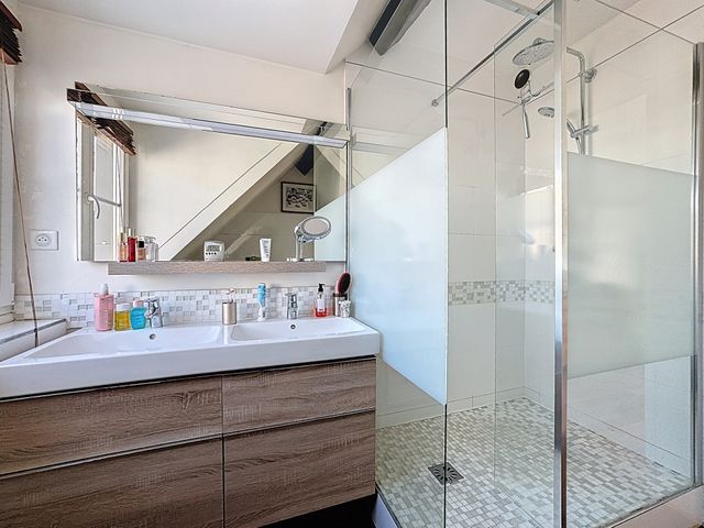 Appartement F6 à vendre - 6 pièces - 136.07 m2 - VERSAILLES - 78 - ILE-DE-FRANCE - Century 21 Fels Immobilier