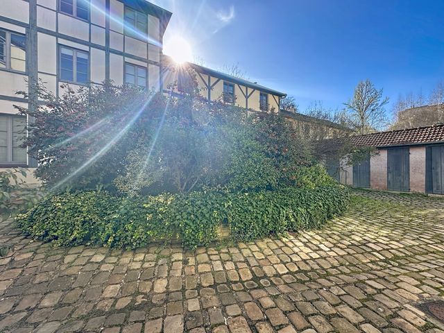 Appartement à vendre - 5 pièces - 108.77 m2 - VERSAILLES - 78 - ILE-DE-FRANCE - Century 21 Fels Immobilier