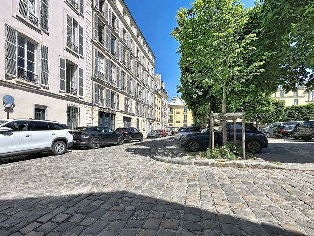 Appartement T2 à vendre - 2 pièces - 52.41 m2 - VERSAILLES - 78 - ILE-DE-FRANCE - Century 21 Fels Immobilier