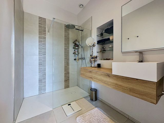Appartement T2 à vendre - 2 pièces - 52.41 m2 - VERSAILLES - 78 - ILE-DE-FRANCE - Century 21 Fels Immobilier